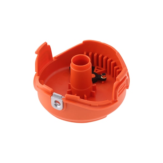 Un capot de bobine en plastique orange pour coupe-bordures BLACK+DECKER, présenté sur un fond blanc.