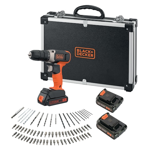 Foto van BLACK+DECKER BCD001C2AFC accuboormachine set met 18V boormachine, metalen koffer, 2 accu’s en diverse bits op wit.