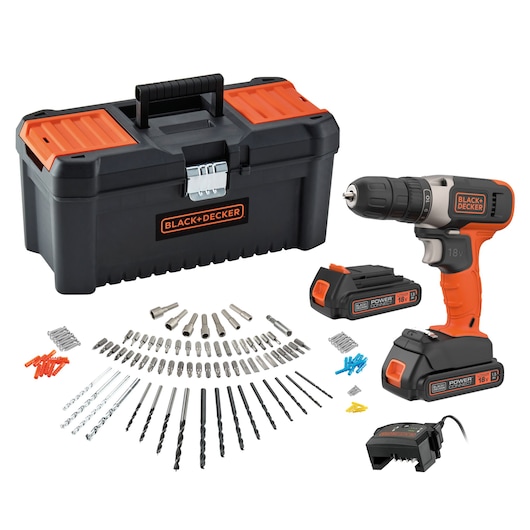 Ensemble de perceuse sans fil BLACK+DECKER avec une boîte à outils noire et orange, divers forets, embouts de vissage, chevilles murales, deux batteries 18V et un chargeur de batterie, le tout présenté sur un fond blanc.