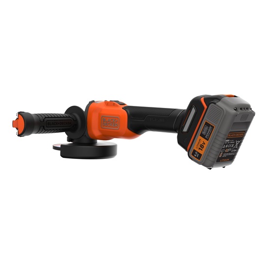 Een BLACK+DECKER draadloze haakse slijper met een 18V lithium batterij, voorzien van een oranje en zwart ontwerp en een ergonomische handgreep.