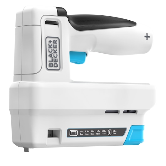 BLACK+DECKER BCN115 witte en zwarte elektrische nietmachine met blauwe trekker, zijaanzicht op witte achtergrond.