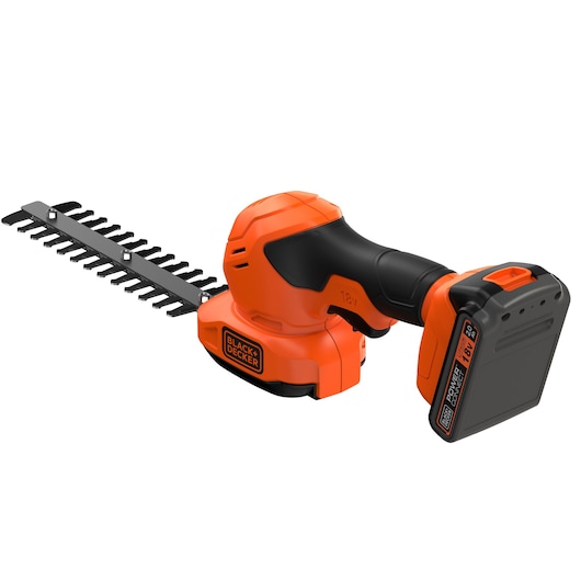 BLACKDECKER BCSS18D1 cisaille à arbustes sans fil orange et noire photographiée de côté sur fond blanc