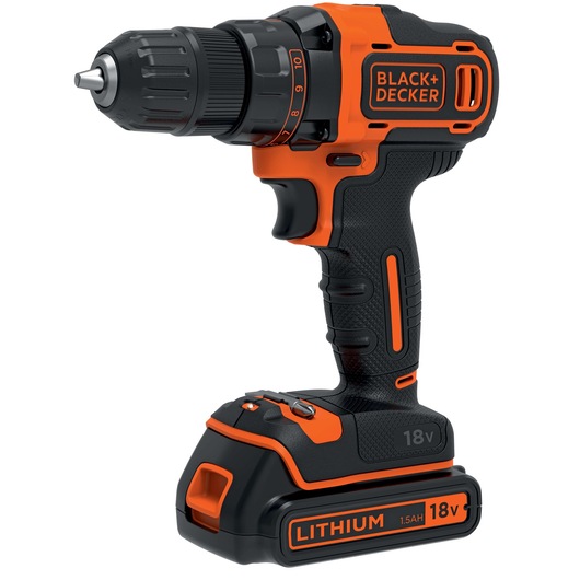 BLACKDECKER BDCDD186K perceuse sans fil 18V lithium, orange et noir, photo angle latéral.