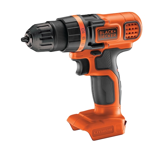 BLACK+DECKER snoerloze boormachine zonder accu, met zwart-oranje ontwerp, een snelspanboorhouder en ergonomisch handvat.