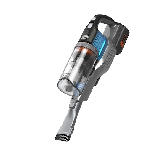 Un aspirateur à main sans fil BLACK+DECKER avec un bac à poussière transparent et un embout fin, présenté sur un fond blanc.