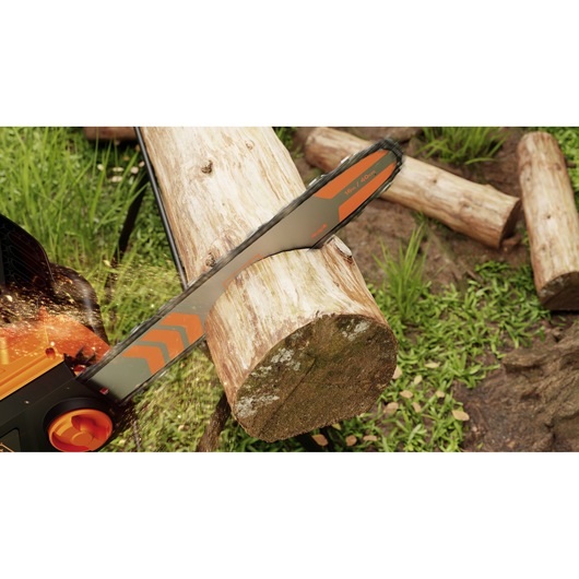 Tronçonneuse BLACKDECKER BECS2040 coupant une bûche en extérieur avec des copeaux de bois en vol, vue rapprochée.