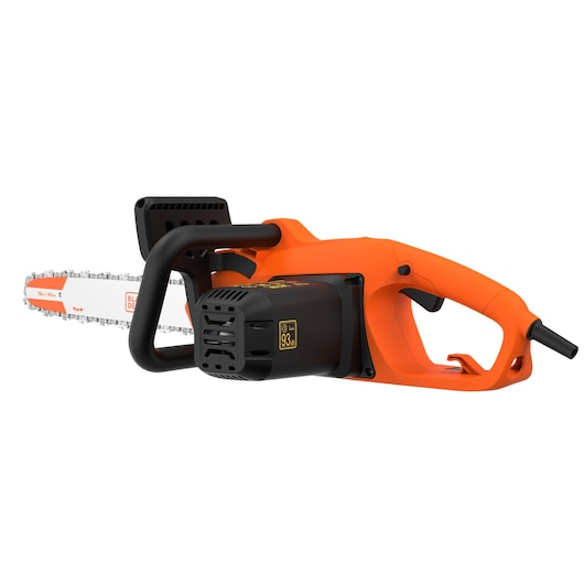 Foto van BLACKDECKER BECS2245 elektrische kettingzaag, oranje en zwart, zijaanzicht, zwaard en ketting zichtbaar.