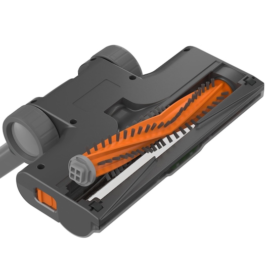 Gros plan sur la tête de brosse d’un aspirateur BLACK+DECKER, montrant la brosse rotative orange et les éléments du corps gris.