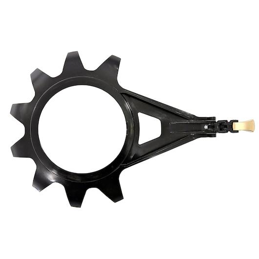 Un accessoire de photographie Black+Decker avec un design circulaire noir en forme d'engrenage et un bras extensible doté d'un mécanisme de fermeture, utilisé pour monter ou ajuster du matériel photographique.