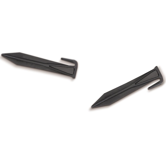 Deux piquets en plastique noir avec des extrémités pointues et des crochets, présentés sur un fond blanc.