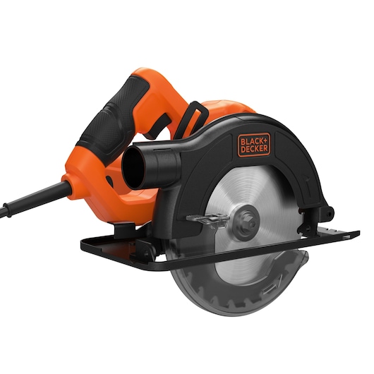 Scie circulaire électrique BLACK+DECKER CS1200 avec poignée et boîtier orange et noir, lame de scie argentée visible et cordon, conçue pour couper le bois et d'autres matériaux.