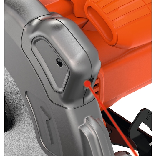 Close-up van BLACK+DECKER cirkelzaag CS1250LKA met geïntegreerde rode lasergeleider voor nauwkeurig zagen.