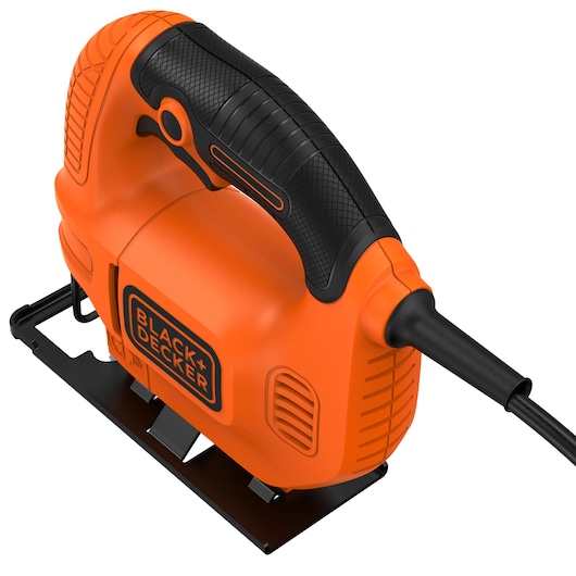 BLACKDECKER KS501 oranje-zwarte decoupeerzaag zij-aanzicht, ergonomische handgreep, snoer gereedschap.