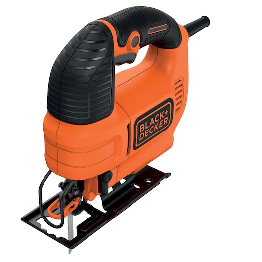 BLACK+DECKER KS701PEK decoupeerzaag oranje en zwart, zijaanzicht, ergonomische handgreep en metalen basis, fotografie.